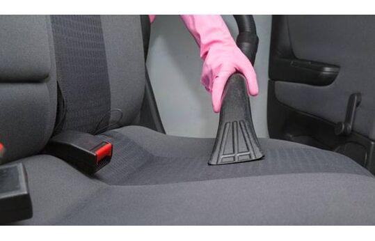 Consejos para limpiar la tapicería o los asientos del coche