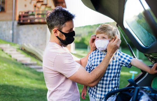 Cómo prevenir contagio de la covid-19 en el coche