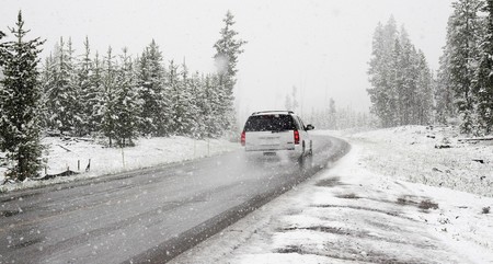 coche carretera frio