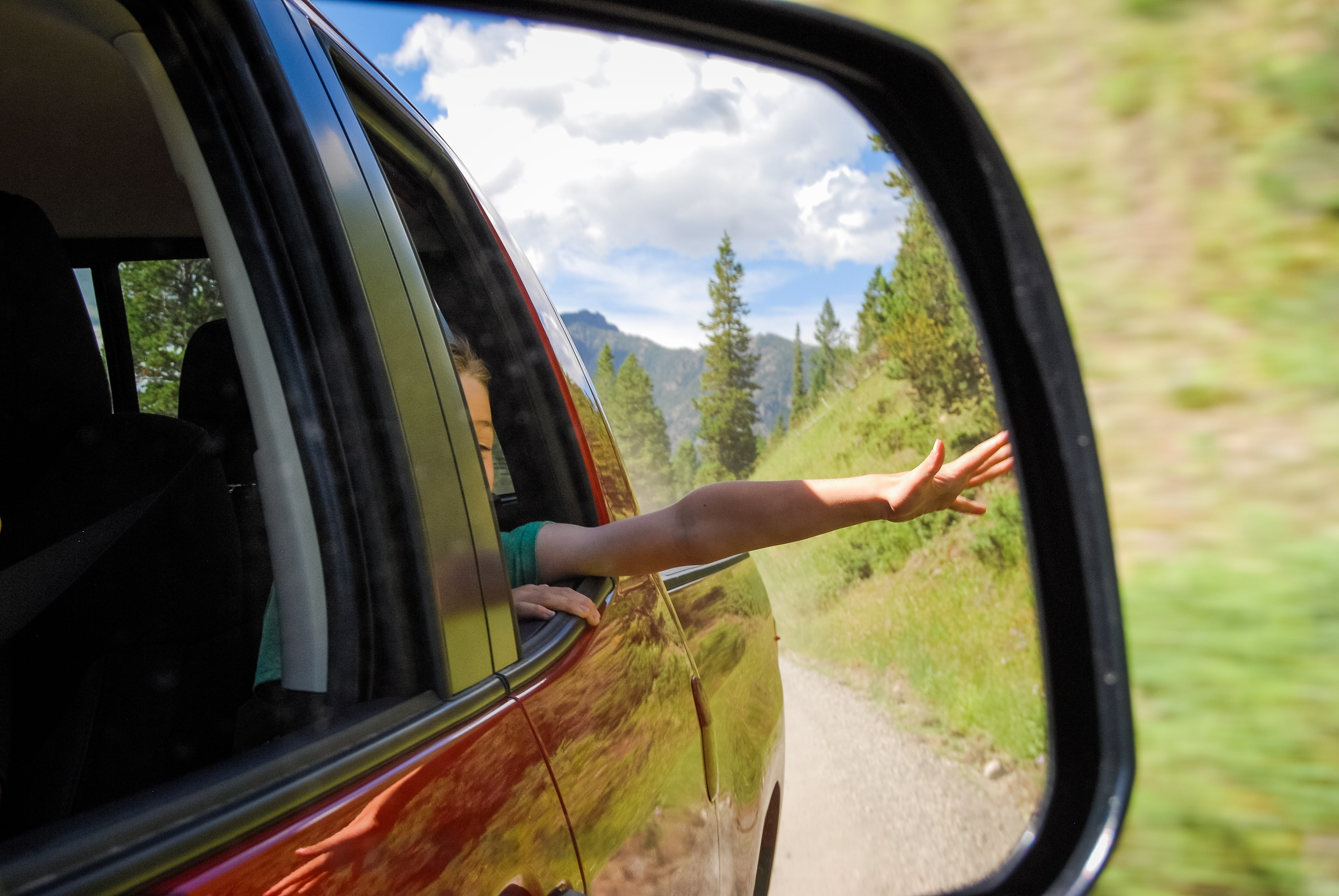 viaje en coche en carretera